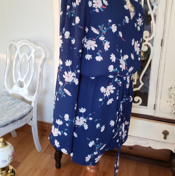 Guessโ Romper - Picture 11 of 12